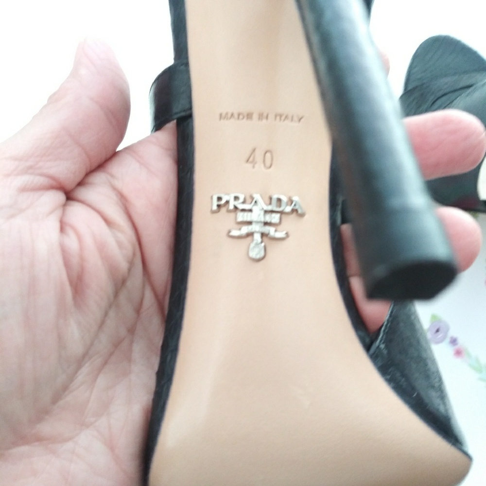 NWOT Authentic PRADA Leather heels. - Picture 6 of 8